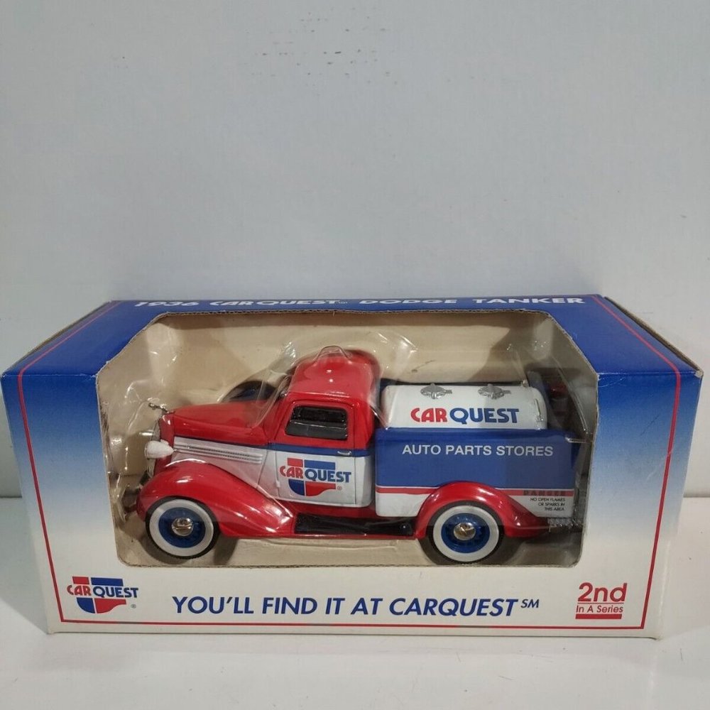 NIB Liberty Classics CarQuest 1:24 Die Cast 1936 Dodge Tanker Truck Bank